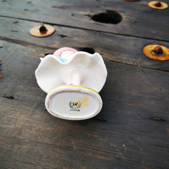 Vintage Japan Ceramic Waving Girl in Blue Dress Figurine - Picture 11 of 16